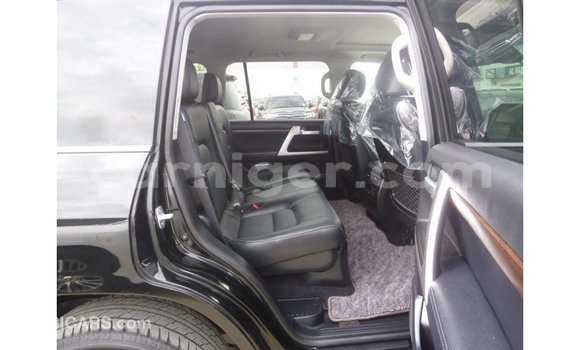 Sayi Imported Toyota Land Cruiser Black Babbar mota in Import - Dubai a Agadez Sayi Imported Toyota Land Cruiser Black Babbar mota in Import - Dubai a Agadez