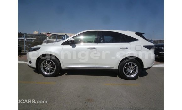 Buy Import Toyota Harrier White Car in Import - Dubai in Agadez Buy Import Toyota Harrier White Car in Import - Dubai in Agadez