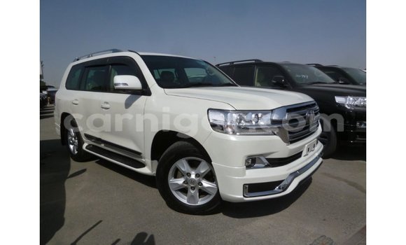 Sayi Imported Toyota Land Cruiser White Babbar mota in Import - Dubai a Agadez Sayi Imported Toyota Land Cruiser White Babbar mota in Import - Dubai a Agadez
