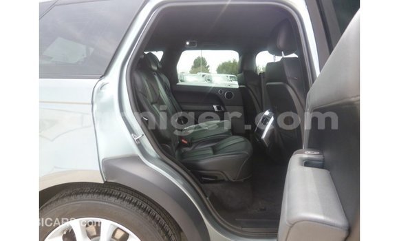 Buy Import Land Rover Range Rover Green Car in Import - Dubai in Agadez Buy Import Land Rover Range Rover Green Car in Import - Dubai in Agadez