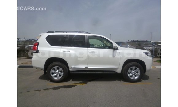 Sayi Imported Toyota Prado White Mota in Import - Dubai a Agadez Sayi Imported Toyota Prado White Mota in Import - Dubai a Agadez
