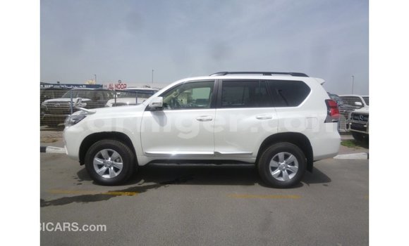 Sayi Imported Toyota Prado White Mota in Import - Dubai a Agadez Sayi Imported Toyota Prado White Mota in Import - Dubai a Agadez