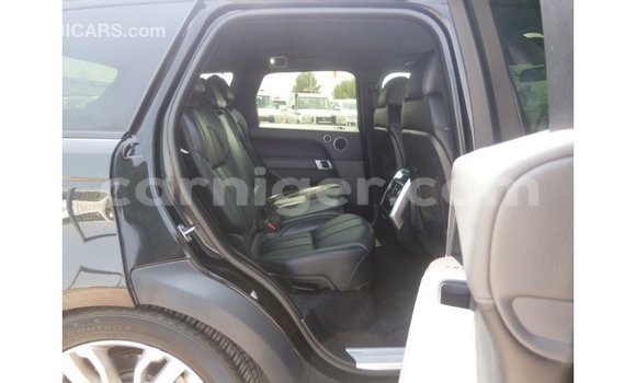 Sayi Imported Land Rover Range Rover Black Mota in Import - Dubai a Agadez Sayi Imported Land Rover Range Rover Black Mota in Import - Dubai a Agadez