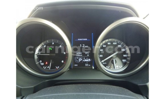 Sayi Imported Toyota Prado White Mota in Import - Dubai a Agadez Sayi Imported Toyota Prado White Mota in Import - Dubai a Agadez