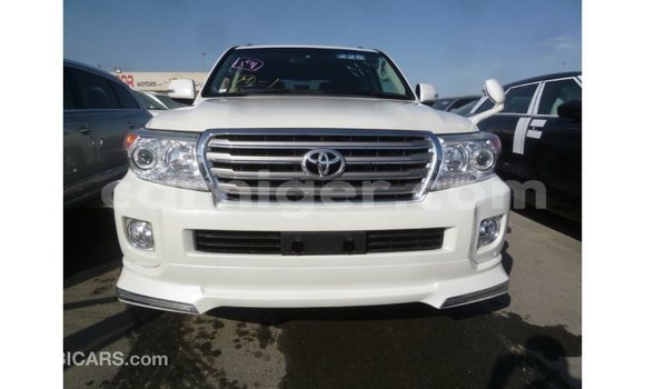 Acheter Import Utilitaire Toyota Land Cruiser Blanc à Import - Dubai, Agadez Acheter Import Utilitaire Toyota Land Cruiser Blanc à Import - Dubai, Agadez