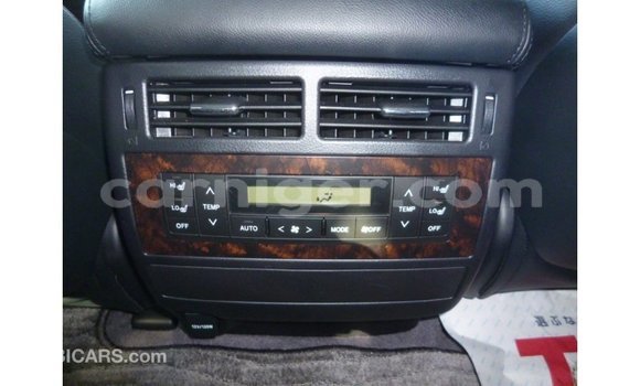 Acheter Import Utilitaire Toyota Land Cruiser Blanc à Import - Dubai, Agadez Acheter Import Utilitaire Toyota Land Cruiser Blanc à Import - Dubai, Agadez