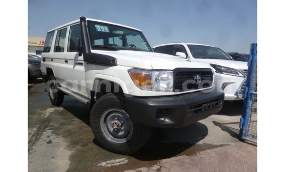 اشتري Imported Toyota Land Cruiser White شاحنة في Import - Dubai في أغاديز اشتري Imported Toyota Land Cruiser White شاحنة في Import - Dubai في أغاديز