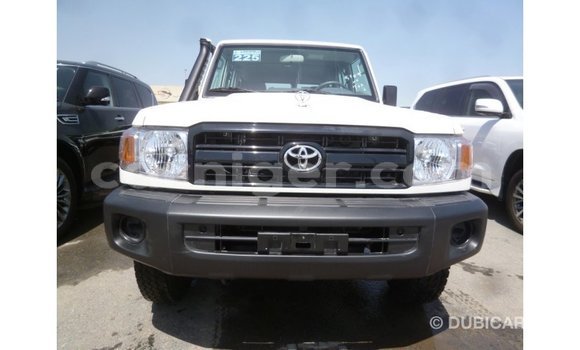 اشتري Imported Toyota Land Cruiser White شاحنة في Import - Dubai في أغاديز اشتري Imported Toyota Land Cruiser White شاحنة في Import - Dubai في أغاديز
