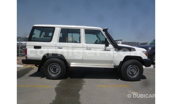 اشتري Imported Toyota Land Cruiser White شاحنة في Import - Dubai في أغاديز اشتري Imported Toyota Land Cruiser White شاحنة في Import - Dubai في أغاديز