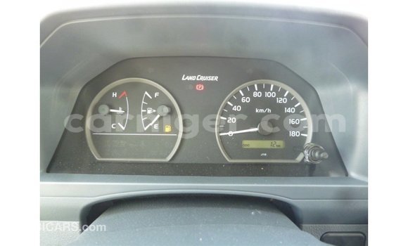 اشتري Imported Toyota Land Cruiser White شاحنة في Import - Dubai في أغاديز اشتري Imported Toyota Land Cruiser White شاحنة في Import - Dubai في أغاديز