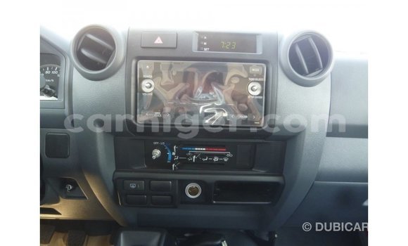 اشتري Imported Toyota Land Cruiser White شاحنة في Import - Dubai في أغاديز اشتري Imported Toyota Land Cruiser White شاحنة في Import - Dubai في أغاديز