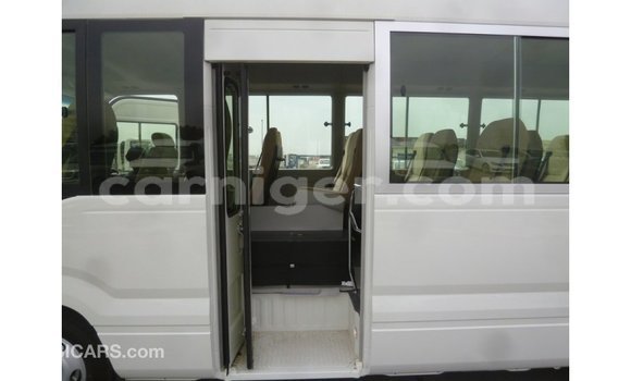 Sayi Imported Toyota Coaster White Mota in Import - Dubai a Agadez Sayi Imported Toyota Coaster White Mota in Import - Dubai a Agadez