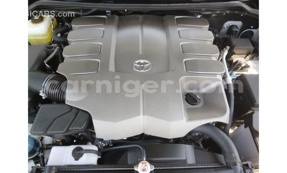 Buy Import Toyota Land Cruiser White Truck in Import - Dubai in Agadez Buy Import Toyota Land Cruiser White Truck in Import - Dubai in Agadez