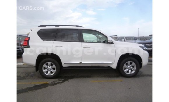 Acheter Import Voiture Toyota Prado Blanc à Import - Dubai, Agadez Acheter Import Voiture Toyota Prado Blanc à Import - Dubai, Agadez