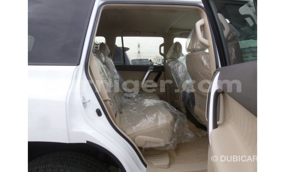 Acheter Import Voiture Toyota Prado Blanc à Import - Dubai, Agadez Acheter Import Voiture Toyota Prado Blanc à Import - Dubai, Agadez
