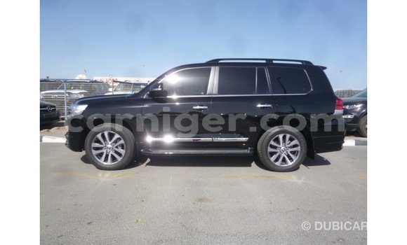 Buy Import Toyota Land Cruiser Black Truck in Import - Dubai in Agadez Buy Import Toyota Land Cruiser Black Truck in Import - Dubai in Agadez