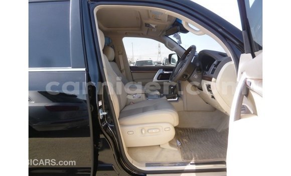 Buy Import Toyota Land Cruiser Black Truck in Import - Dubai in Agadez Buy Import Toyota Land Cruiser Black Truck in Import - Dubai in Agadez