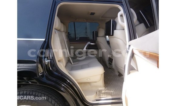 Buy Import Toyota Land Cruiser Black Truck in Import - Dubai in Agadez Buy Import Toyota Land Cruiser Black Truck in Import - Dubai in Agadez