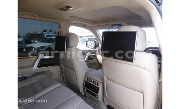 Buy Import Toyota Land Cruiser Black Truck in Import - Dubai in Agadez Buy Import Toyota Land Cruiser Black Truck in Import - Dubai in Agadez