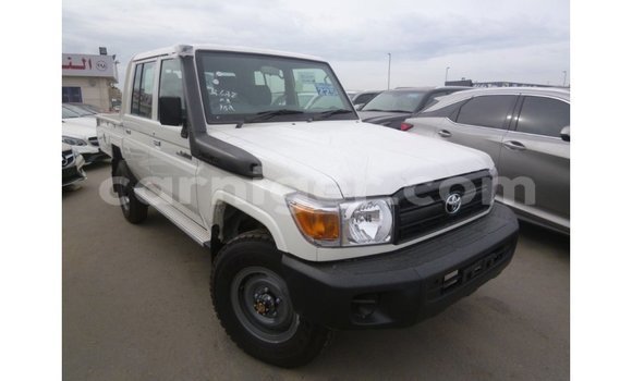 اشتري Imported Toyota Land Cruiser White شاحنة في Import - Dubai في أغاديز اشتري Imported Toyota Land Cruiser White شاحنة في Import - Dubai في أغاديز
