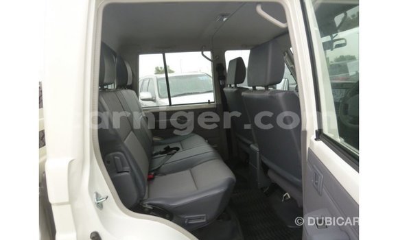 اشتري Imported Toyota Land Cruiser White شاحنة في Import - Dubai في أغاديز اشتري Imported Toyota Land Cruiser White شاحنة في Import - Dubai في أغاديز