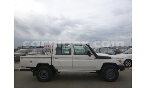 اشتري Imported Toyota Land Cruiser White شاحنة في Import - Dubai في أغاديز اشتري Imported Toyota Land Cruiser White شاحنة في Import - Dubai في أغاديز