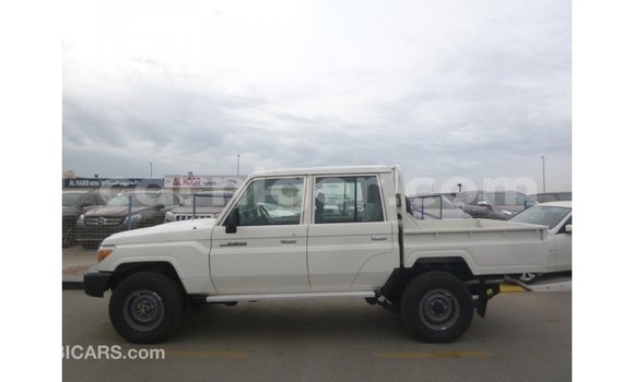 اشتري Imported Toyota Land Cruiser White شاحنة في Import - Dubai في أغاديز اشتري Imported Toyota Land Cruiser White شاحنة في Import - Dubai في أغاديز