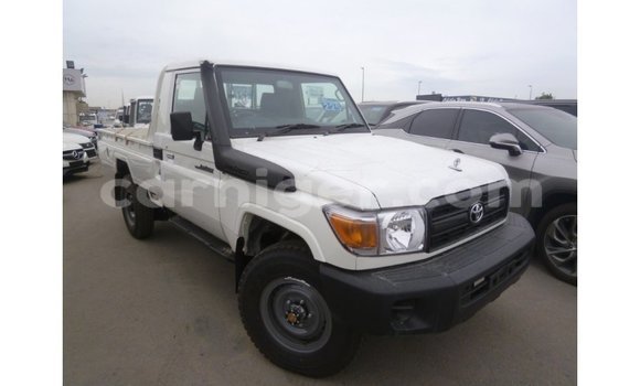 اشتري Imported Toyota Land Cruiser White شاحنة في Import - Dubai في أغاديز اشتري Imported Toyota Land Cruiser White شاحنة في Import - Dubai في أغاديز