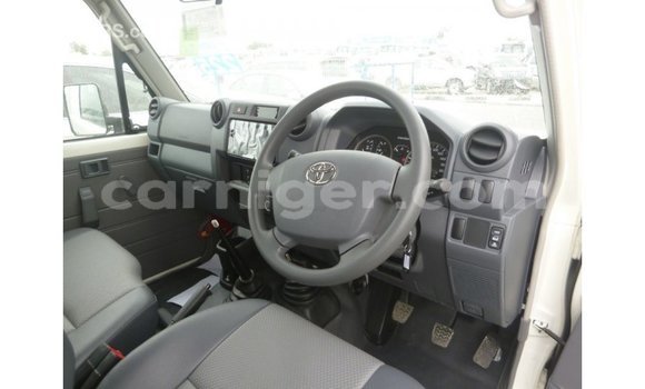 اشتري Imported Toyota Land Cruiser White شاحنة في Import - Dubai في أغاديز اشتري Imported Toyota Land Cruiser White شاحنة في Import - Dubai في أغاديز