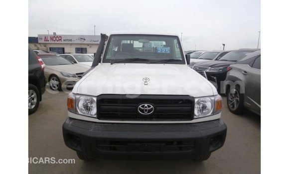 اشتري Imported Toyota Land Cruiser White شاحنة في Import - Dubai في أغاديز اشتري Imported Toyota Land Cruiser White شاحنة في Import - Dubai في أغاديز