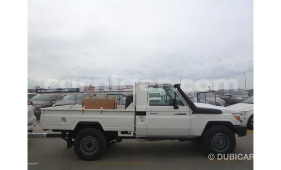 اشتري Imported Toyota Land Cruiser White شاحنة في Import - Dubai في أغاديز اشتري Imported Toyota Land Cruiser White شاحنة في Import - Dubai في أغاديز