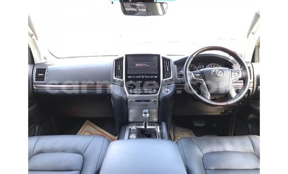 Buy Import Toyota Land Cruiser White Truck in Import - Dubai in Agadez Buy Import Toyota Land Cruiser White Truck in Import - Dubai in Agadez