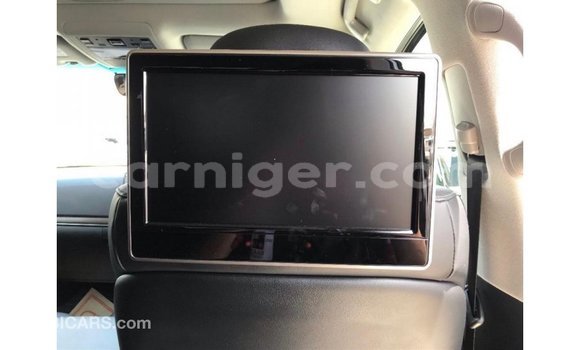 Buy Import Toyota Land Cruiser White Truck in Import - Dubai in Agadez Buy Import Toyota Land Cruiser White Truck in Import - Dubai in Agadez