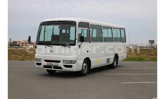 Buy Import Nissan Evalia White Truck in Import - Dubai in Agadez