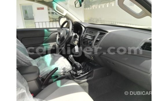 Buy Import Mitsubishi L200 White Car in Import - Dubai in Agadez Buy Import Mitsubishi L200 White Car in Import - Dubai in Agadez