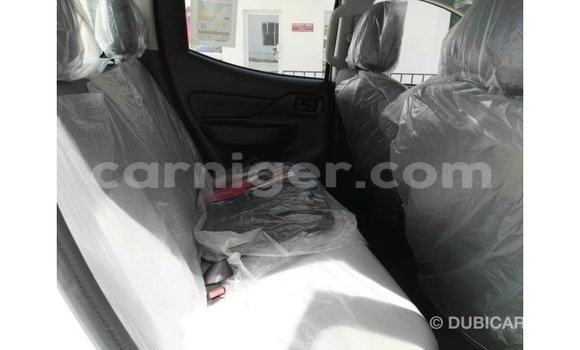 Buy Import Mitsubishi L200 White Car in Import - Dubai in Agadez Buy Import Mitsubishi L200 White Car in Import - Dubai in Agadez