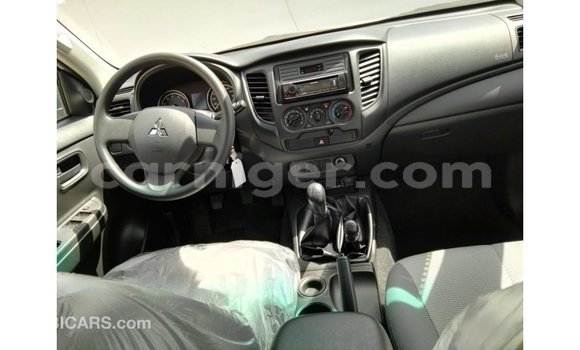 Buy Import Mitsubishi L200 White Car in Import - Dubai in Agadez Buy Import Mitsubishi L200 White Car in Import - Dubai in Agadez