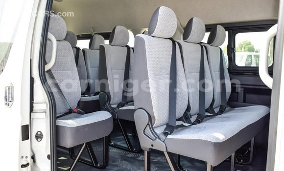 Buy Import Toyota Hiace White Car in Import - Dubai in Agadez Buy Import Toyota Hiace White Car in Import - Dubai in Agadez