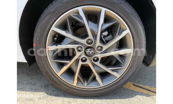 Buy Import Hyundai Elantra White Car in Import - Dubai in Agadez Buy Import Hyundai Elantra White Car in Import - Dubai in Agadez