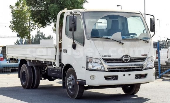 Buy Import Hino 300 Series White Truck in Import - Dubai in Agadez