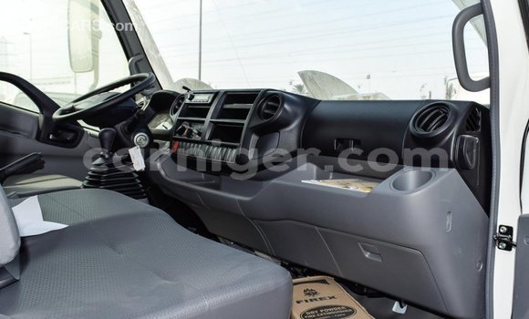 Buy Import Hino 300 Series White Truck in Import - Dubai in Agadez Buy Import Hino 300 Series White Truck in Import - Dubai in Agadez