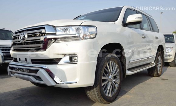 Sayi Imported Toyota Land Cruiser White Babbar mota in Import - Dubai a Agadez Sayi Imported Toyota Land Cruiser White Babbar mota in Import - Dubai a Agadez