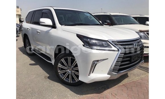 Sayi Imported Lexus LX White Mota in Import - Dubai a Agadez Sayi Imported Lexus LX White Mota in Import - Dubai a Agadez