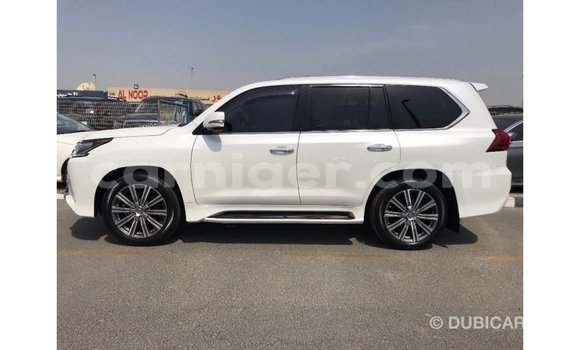 Sayi Imported Lexus LX White Mota in Import - Dubai a Agadez Sayi Imported Lexus LX White Mota in Import - Dubai a Agadez