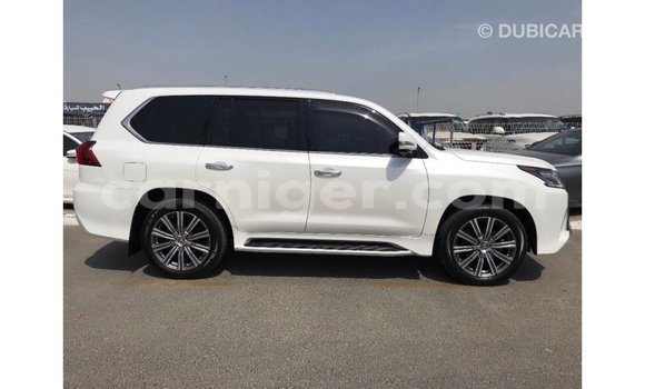 Sayi Imported Lexus LX White Mota in Import - Dubai a Agadez Sayi Imported Lexus LX White Mota in Import - Dubai a Agadez