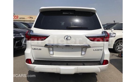 Sayi Imported Lexus LX White Mota in Import - Dubai a Agadez Sayi Imported Lexus LX White Mota in Import - Dubai a Agadez
