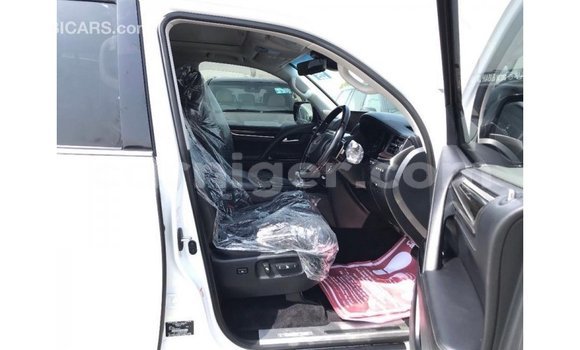 Sayi Imported Lexus LX White Mota in Import - Dubai a Agadez Sayi Imported Lexus LX White Mota in Import - Dubai a Agadez