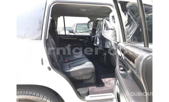 Sayi Imported Lexus LX White Mota in Import - Dubai a Agadez Sayi Imported Lexus LX White Mota in Import - Dubai a Agadez
