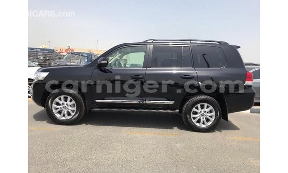 اشتري Imported Toyota Land Cruiser Black شاحنة في Import - Dubai في أغاديز اشتري Imported Toyota Land Cruiser Black شاحنة في Import - Dubai في أغاديز