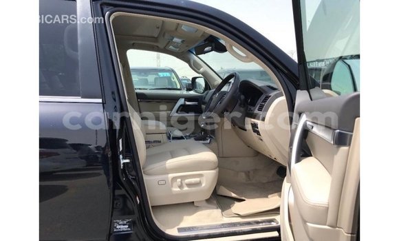 اشتري Imported Toyota Land Cruiser Black شاحنة في Import - Dubai في أغاديز اشتري Imported Toyota Land Cruiser Black شاحنة في Import - Dubai في أغاديز